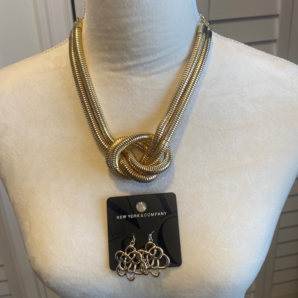 New York & Company Necklace,earrings and matching bracelet.